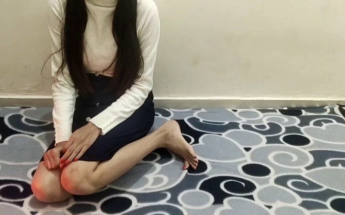 Saara Bhabhi: Indisch universiteitsmeisje seksvideo - thuis bellende studievriendin om haar voor het...