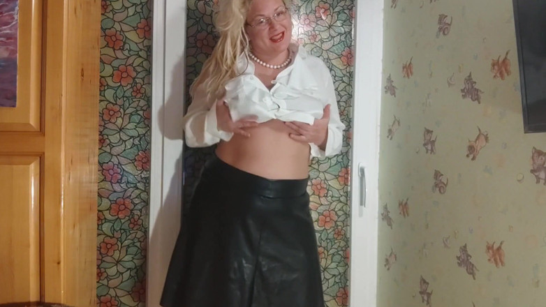 Putarankahotmilf: Sexy maestra instrucciones de paja y corrida en coundtown