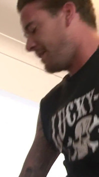Kaz B viene sbattuta da dietro da Luke Hotrod