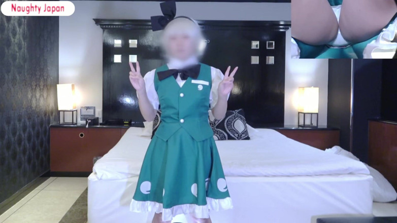 A case of fling: Anioł Cosplay. Cosplayer w stylu pielęgniarki przynosi zabawny i żywy występ...