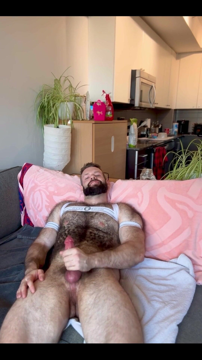 BeefyCanuck: The Duality of Wanting to Be Breed and Be Bred