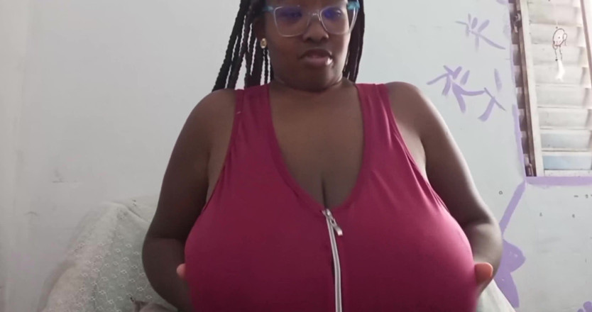 Angel Big B: Juega Con Mis Grandes Tetas, Nena