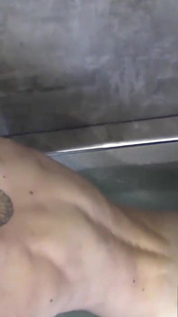 Gay tyler dan jaxon si cewek australia lagi asik ngentot di kamar mandi