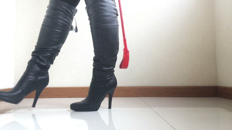 Mistress Hotwife Venus: 부츠 지배. 여주인 핫와이프 비너스.