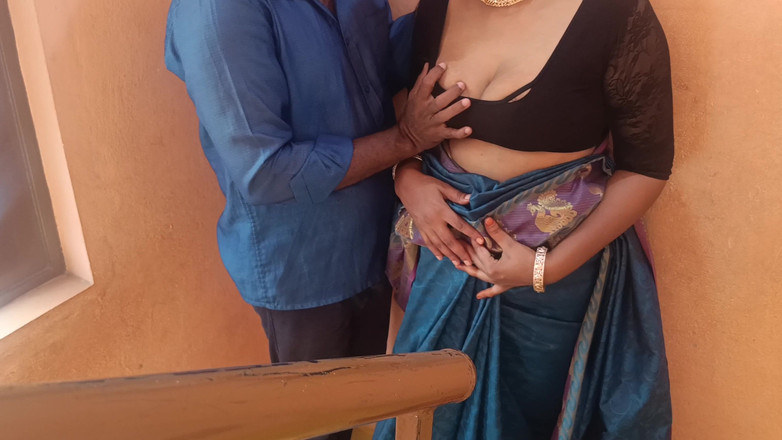 Pushpa studio: धोखेबाज गृहिणी सीढ़ियों में रोमांस करती है