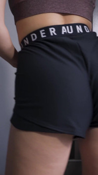 Culona milf provoca su culo en deportes bajo la armadura