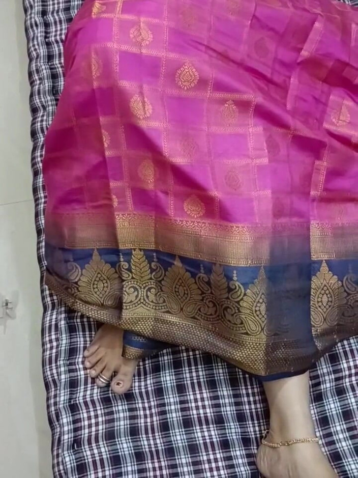Muruga: Timido sesso con anuty sesso a letto aperto