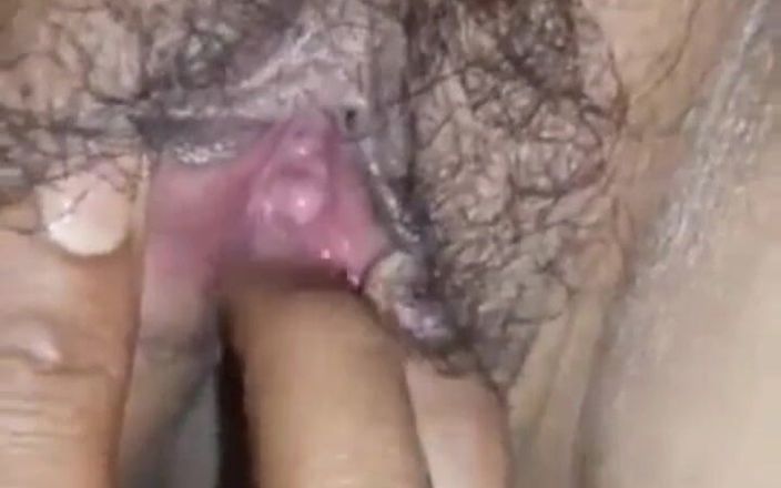 Ratna Antika: अकेले भाभी को छूना