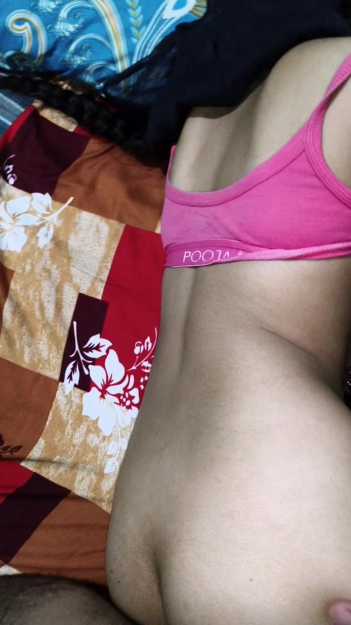 yongboy1: Süße freundin ke sath mein zimmerfick im indian village sexvideo...
