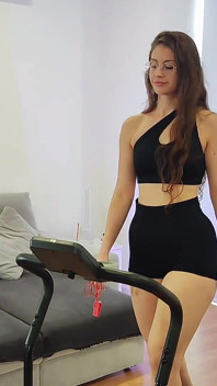내 새로운 러닝머신 체육관 복장 피트니스 Sfw에서 걷는 전신