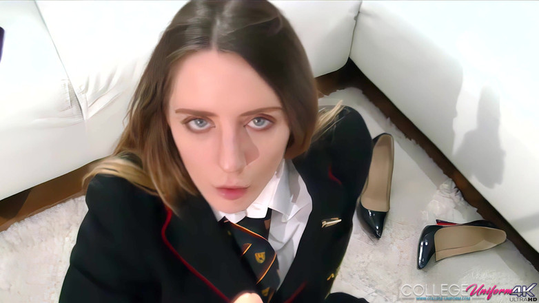 College Uniform: Vykuř to se Samanthou Vemethou Zadku