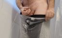 Solo Andy: Durch meine boxer pissen und eine große ladung sperma trainieren