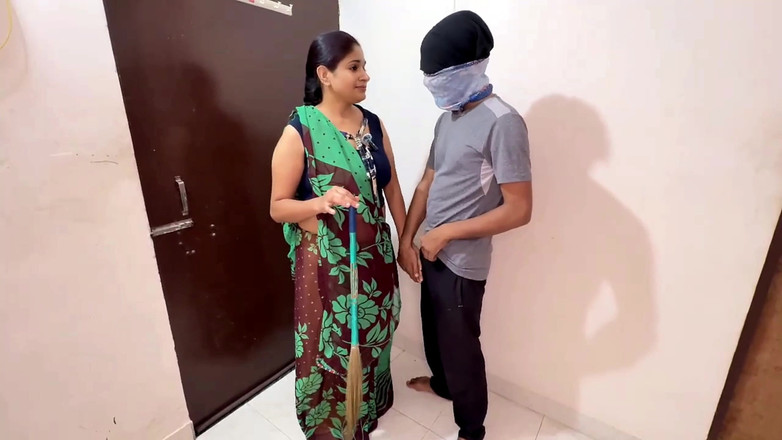 FantacyCouple: Une tatie indienne du village de Kamwali reçoit une punition...