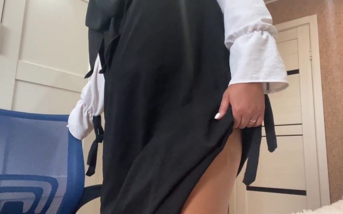 Lux Eva: Istri Arab Mesir dengan memek sempit mewujudkan kegembiraannya.
