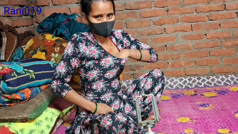 Rakesh: 義理の妹が私の部屋でヌード指セクシーをしていました