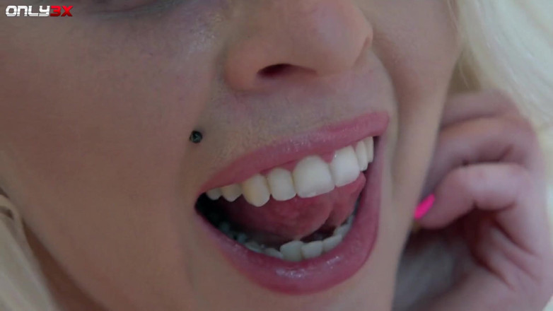 Only3x: Inked blonde Angel Vain with luscious curves gets her anal...