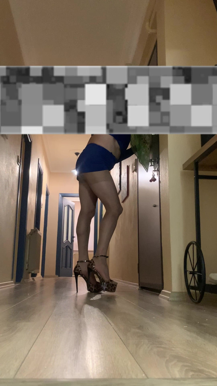 cd_aysemmm: Čekám na poslíčka s pizzou, doufám, že mě ošuká