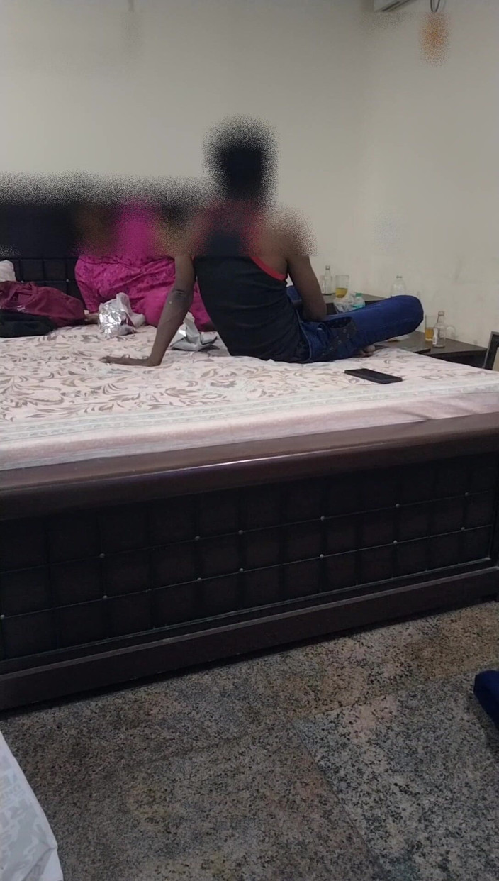Tamil lesbian: Špinavé mluvení se zákazníkem