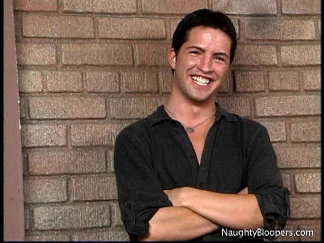 Kick Ass Pictures: ヴィック・シニスター、ケイラ・マリー、エリザベス・ローレンス、ダニ・ウッドワード、コートニー・デヴァインによるストリーミングムービー