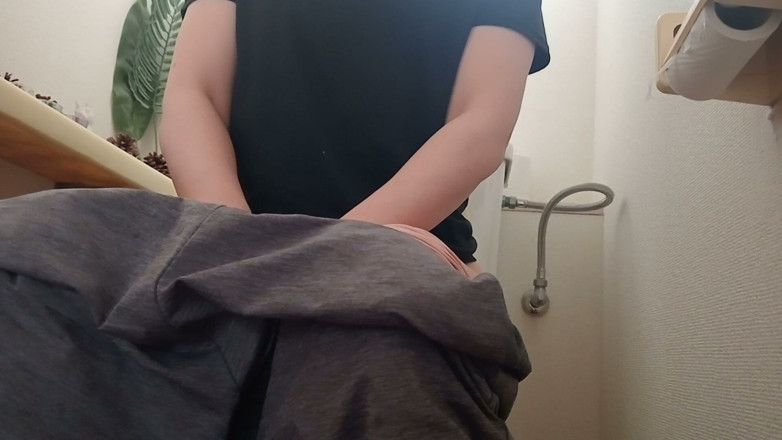 Mayumi Kanzaki: Everyday Life of a Mature Woman - Toilet