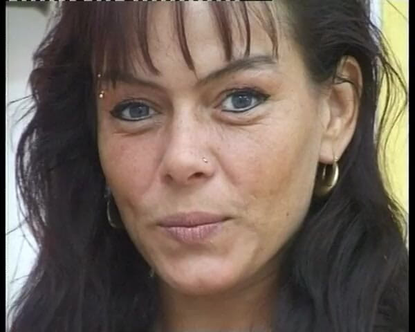 YOUR FIRST PORN: Mamá Nadine tiene abiertos ambos hoyos