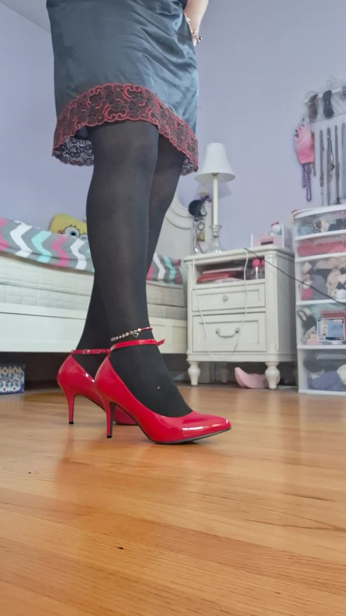 Victoria Lecherri: Hi Heels, Stockings and Crotchless Panties