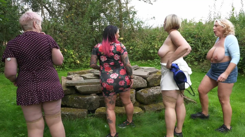 Camilla Creampie Girls: Messing around with the girls