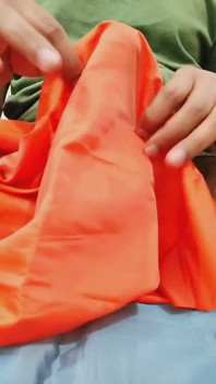 Porno handjob suut satin - setelan oranye sunyi satin digosok di kepala kontol 85