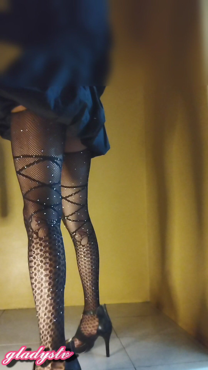 UpcomingCinnamon92: Travesti Masturbandose Con Pantimedias Y Tacones Altos
