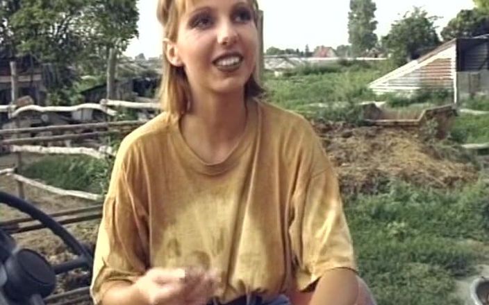 Deutscher hardcore: Znakomita niemiecka laska zerżnięta na farmie
