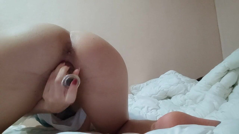 SaraZara777: Wet pussy wants sex!