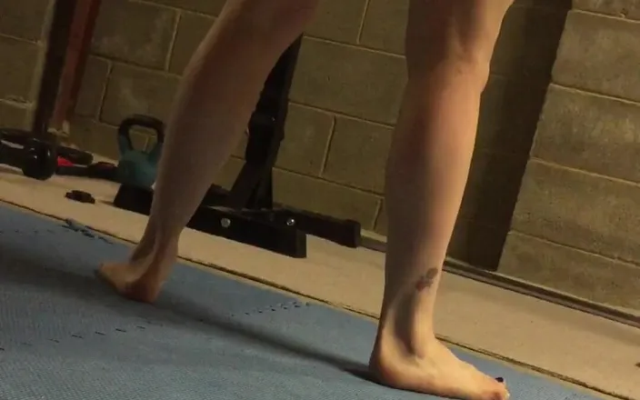 Michellexm: Leg Day in Pink Thongs