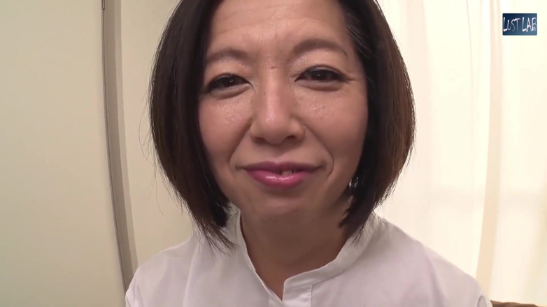 Lust lab: Mature Woman in Her Fifties - Awakening Her Large Sensitive Nipples...
