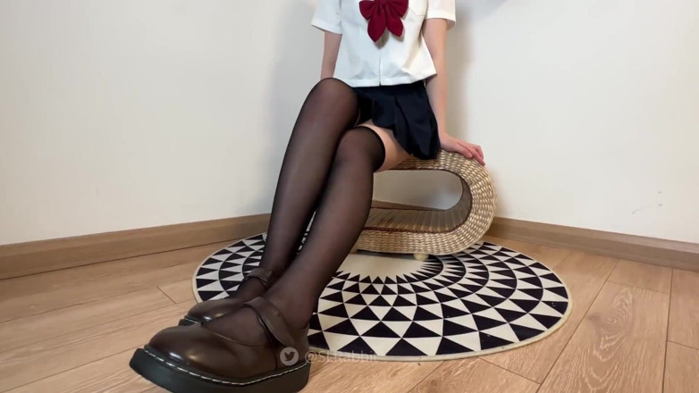 SLRabbit: The Graceful Girl's Graceful Figure Makes Me Higher
