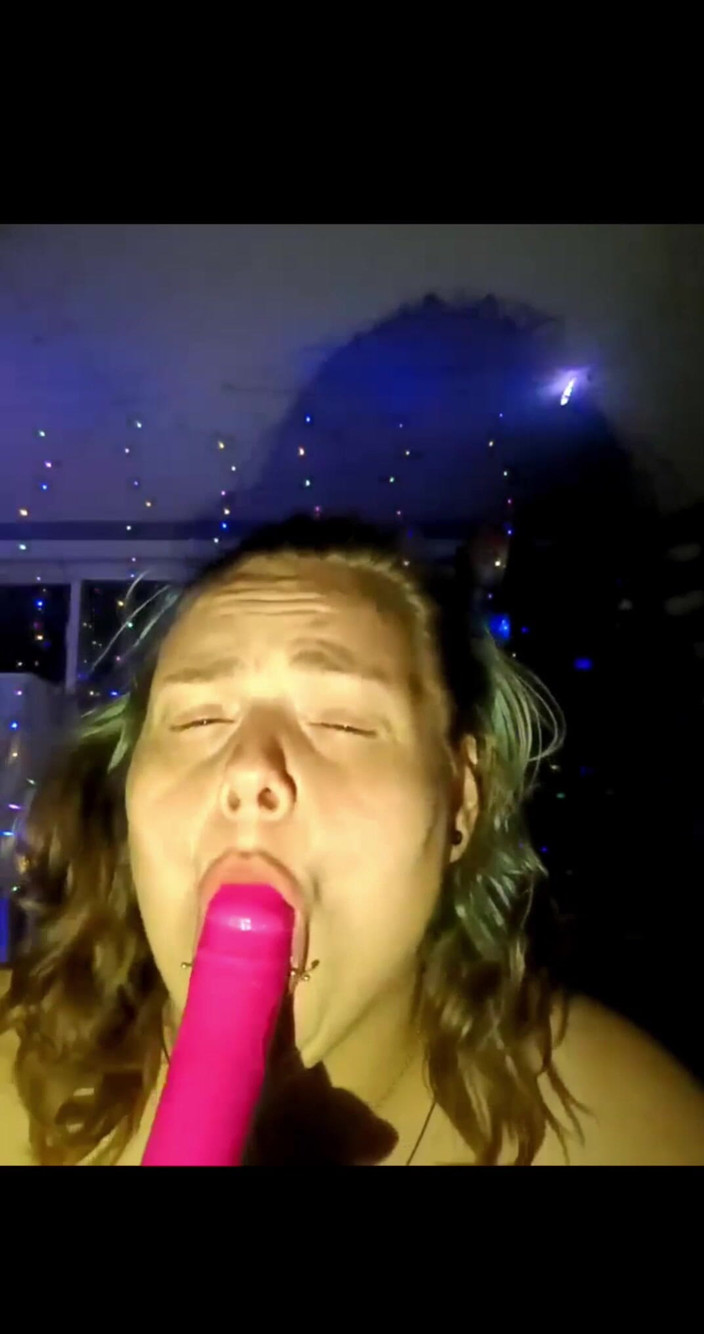 Pain princess studio: Înecându-se cu vibratorul