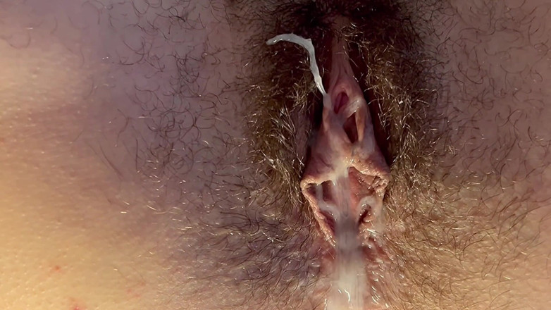 LolaLola: La giovane matrigna con un enorme sedere si è messa a...
