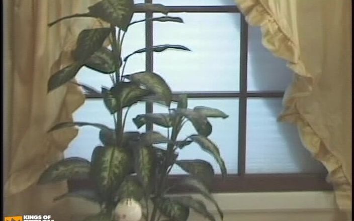 Pregnant and Horny: Tesão cara lambe e brinca com arbusto molhado de sua...