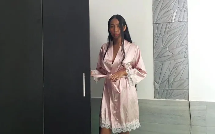 Aron-Alexa: A Great Blowjob with a Happy Ending