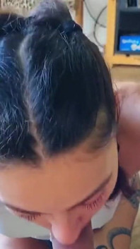 Beautiful Argentine Gives a Good Blowjob While Saying That She Loves It