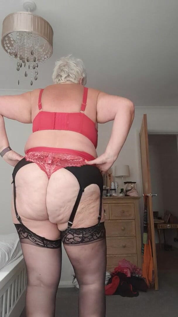 Uk Joolz: Loving my new lingerie