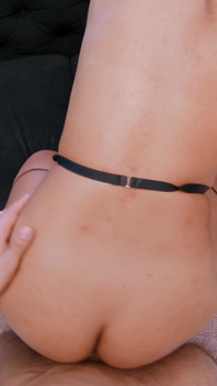 Vixen Selva Lapiedra yang luar biasa menggeletar dari expereince creampie yang menakjubkan