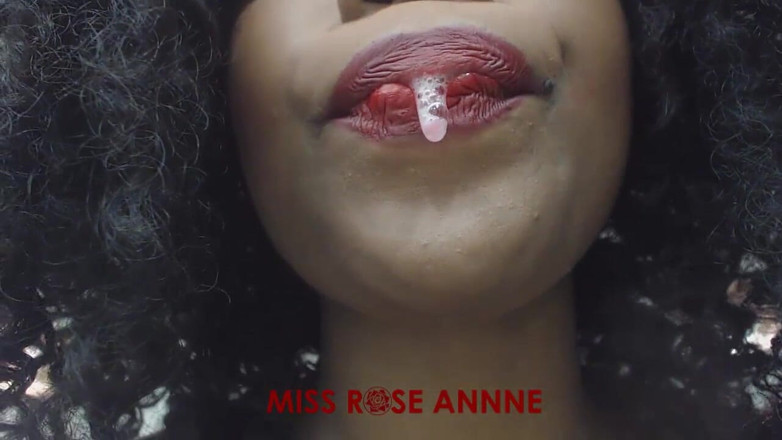 Insomnia Domina: Small men lost in juice red lips