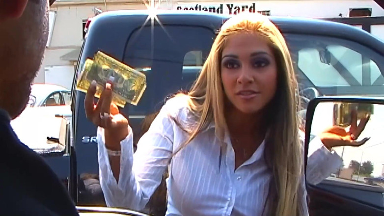 Perv Milfs n Teens: คาร์เมล มัวร์ เอาควยยักษ์ของแฟนสอดหีตูดเธอแน่น