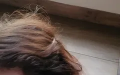 मुझे गले लगाओ, मुझे अपने स्पर्श के लिए भीख मांगो।