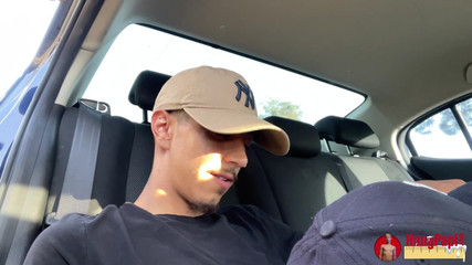 Hung Papi: Batang besar kurus – seks awam kembar yang belum dipotong ditangkap...