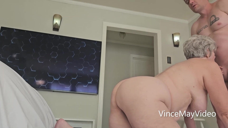 VinceMayVideo: Nenek berusia 69 tahun dikongkek udara dan menunggang sudut pandangan dekat