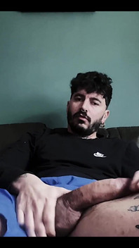Starý. Všimla jsem si toho sestřihu?