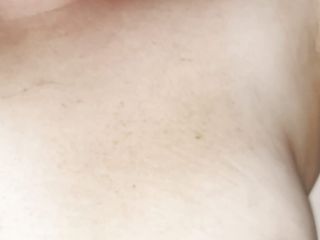 Steveboy: Une hôtesse amateur suce