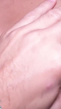 팬티 스타킹을 입고 자지를 유혹하고 따먹히는 찐 핫한 JAV 밀프