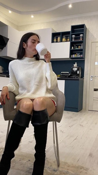 Ménager, taquinage, clip non nu